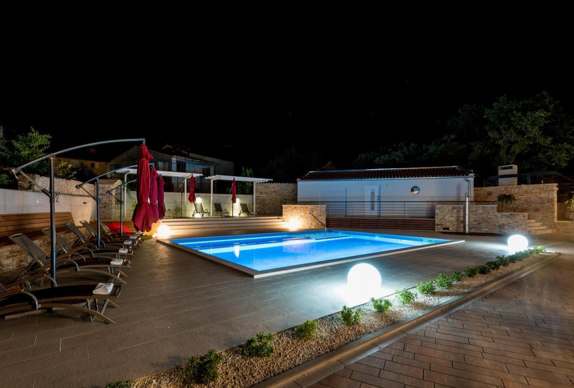 Villa Anja 2Nd Floor Peroj Luaran gambar