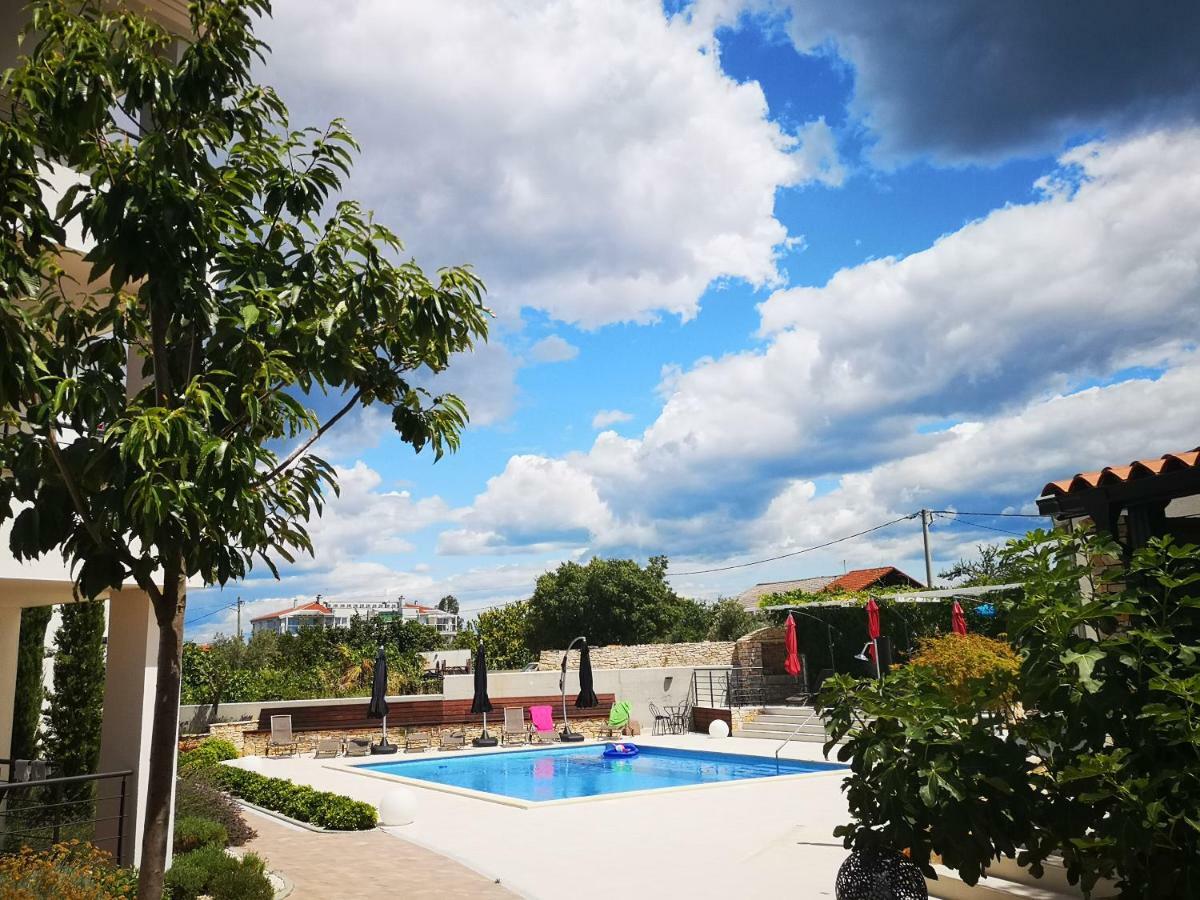 Villa Anja 2Nd Floor Peroj Luaran gambar